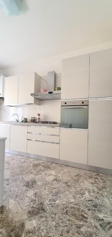 Angela'S Apartment. Elegant Two Bedroom House In Irsina Luaran gambar
