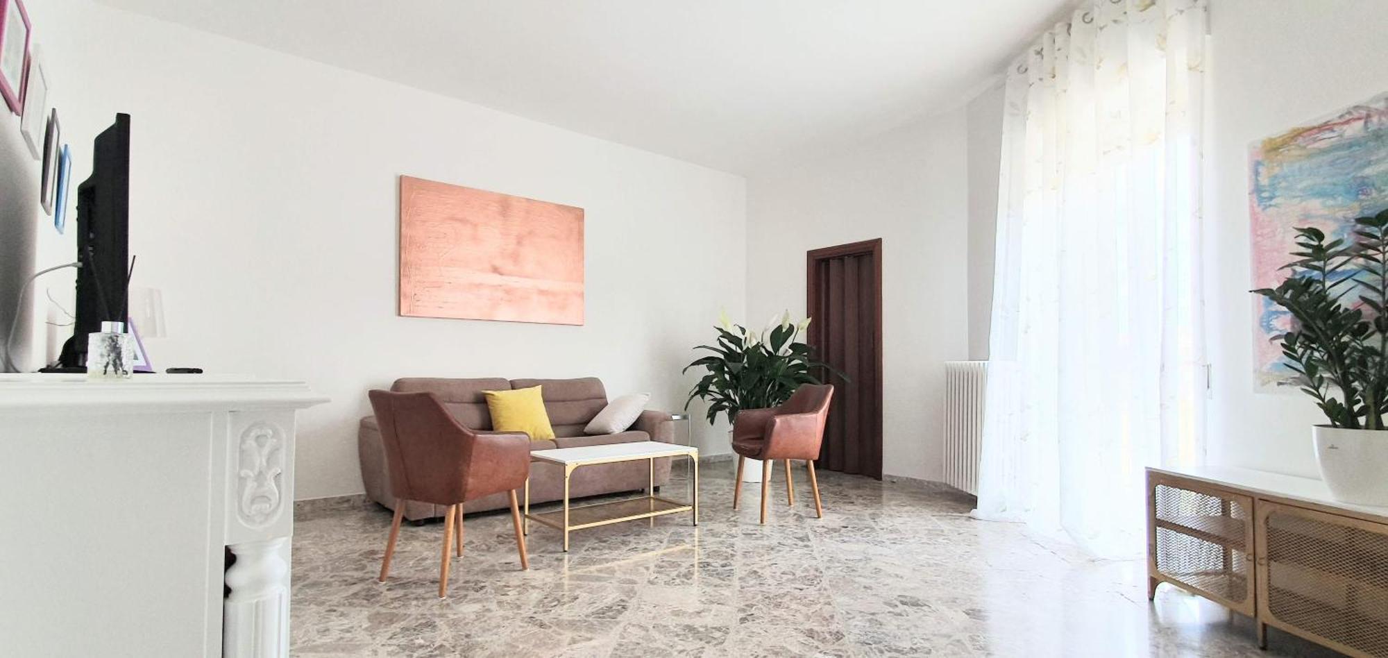 Angela'S Apartment. Elegant Two Bedroom House In Irsina Luaran gambar