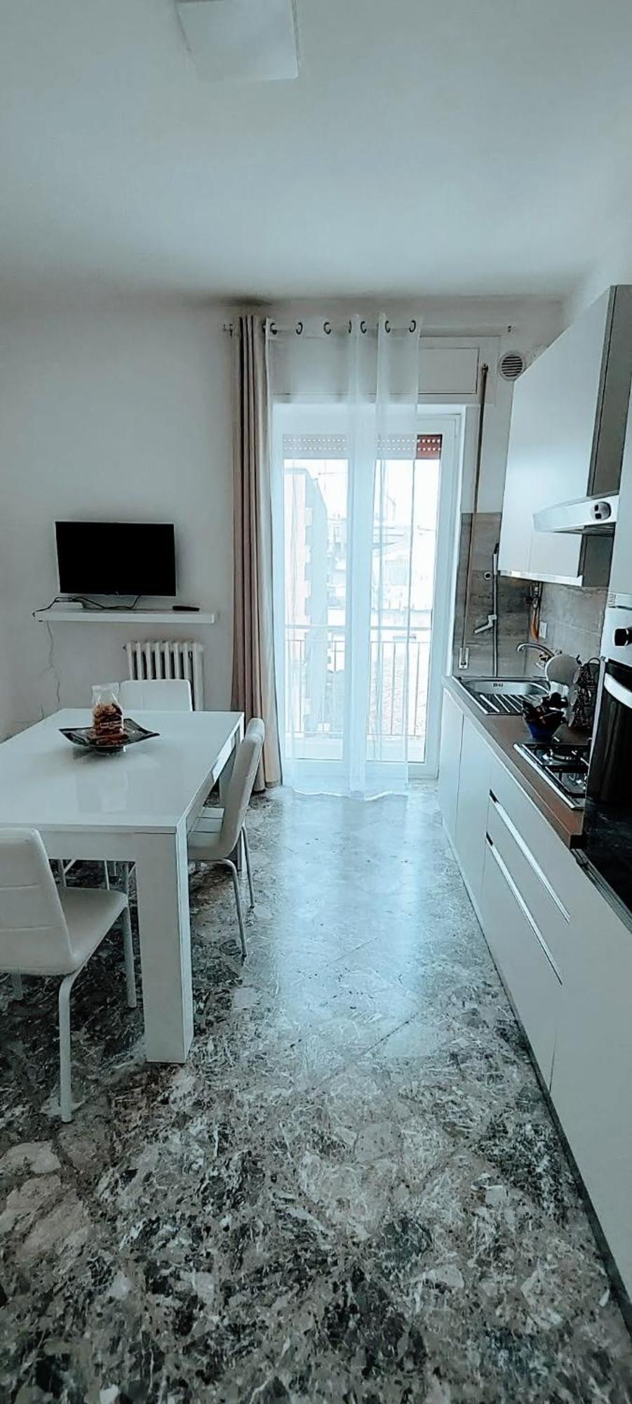 Angela'S Apartment. Elegant Two Bedroom House In Irsina Luaran gambar